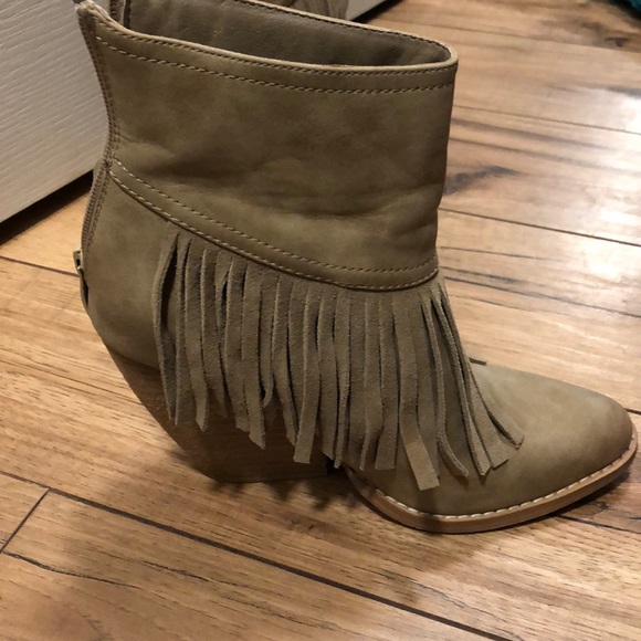 Very volatile fringe booties - Picture 2 of 5